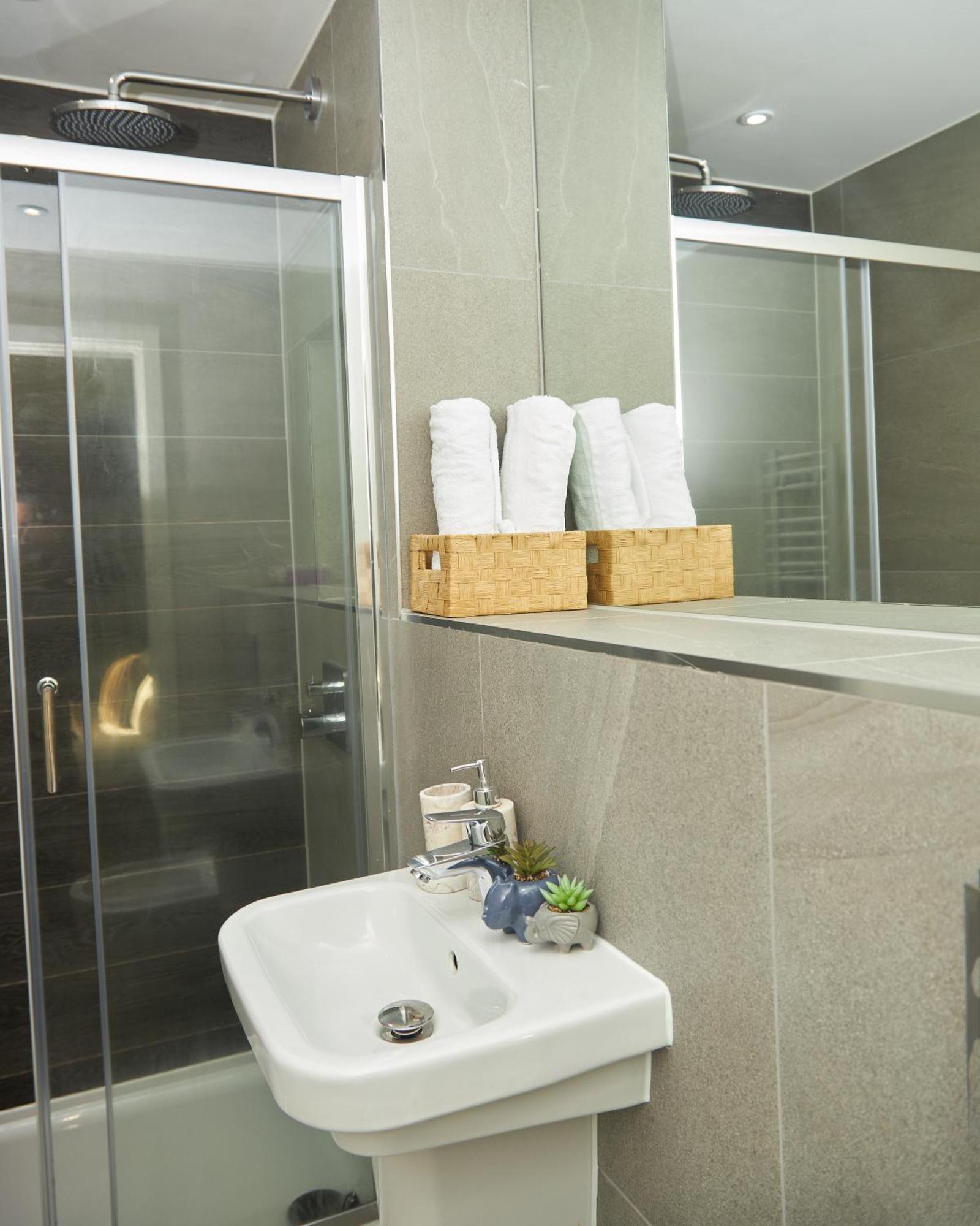 Central Manchester Luxury 2 Bed Apartment With Balcony Buitenkant foto